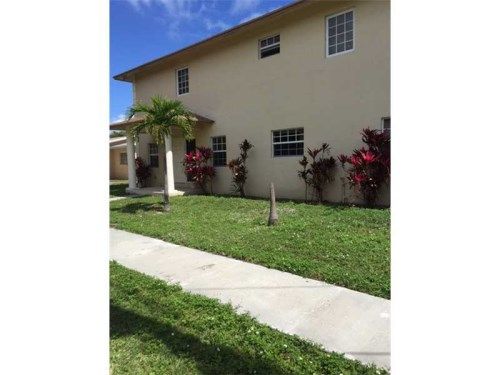 54 NW 13 AV, Dania, FL 33004