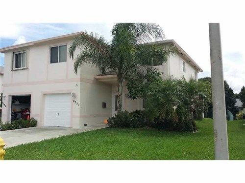 6250 NW 2 ST, Pompano Beach, FL 33063