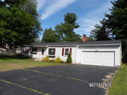 16 Simsbury Manor, Weatogue, CT 06089