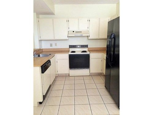 12000 NW 11 ST # 12000, Hollywood, FL 33026