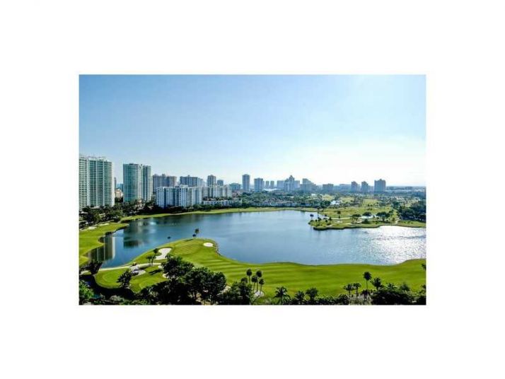 3675 N Country Club Dr # 1007, Miami, FL 33180