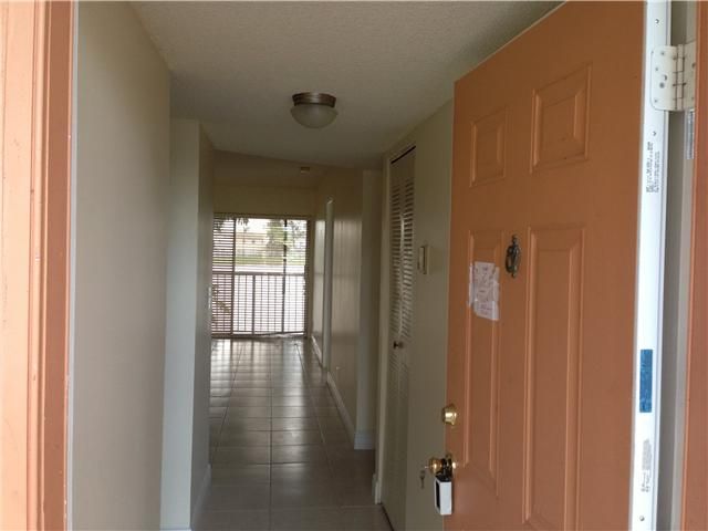 8560 N SHERMAN CR # 206, Hollywood, FL 33025