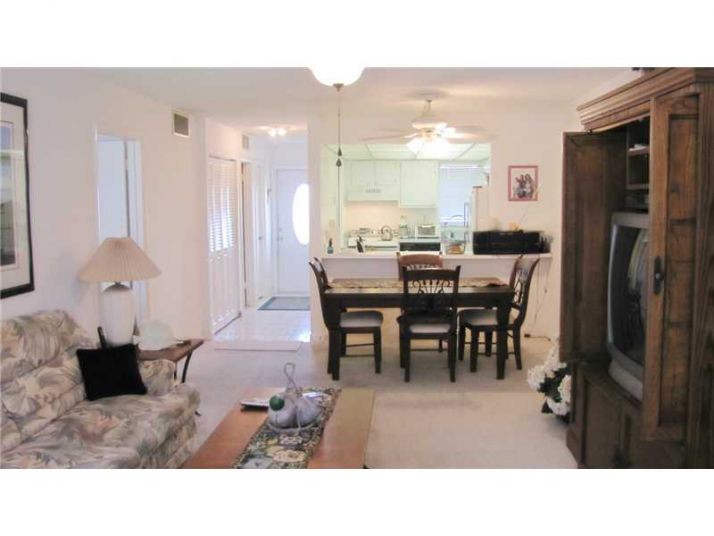 8900 WASHINGTON BL # 406, Hollywood, FL 33025