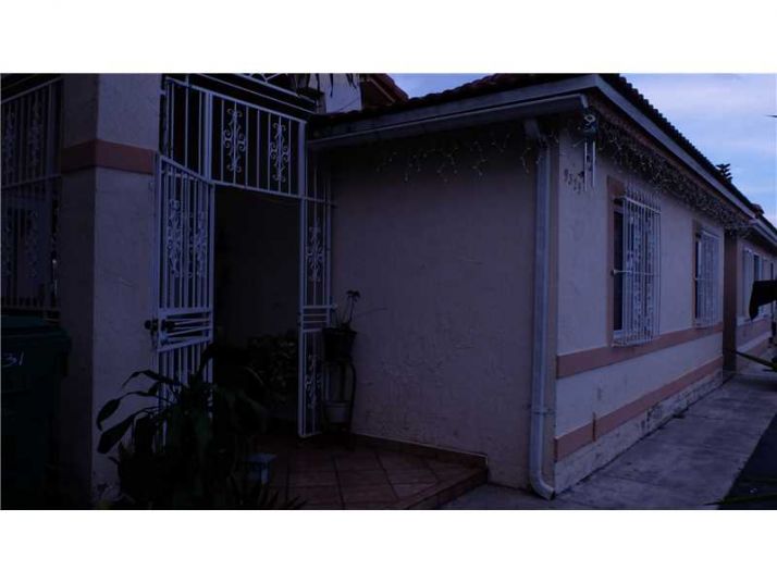 9325 NW 121 TE # 12, Hialeah, FL 33018