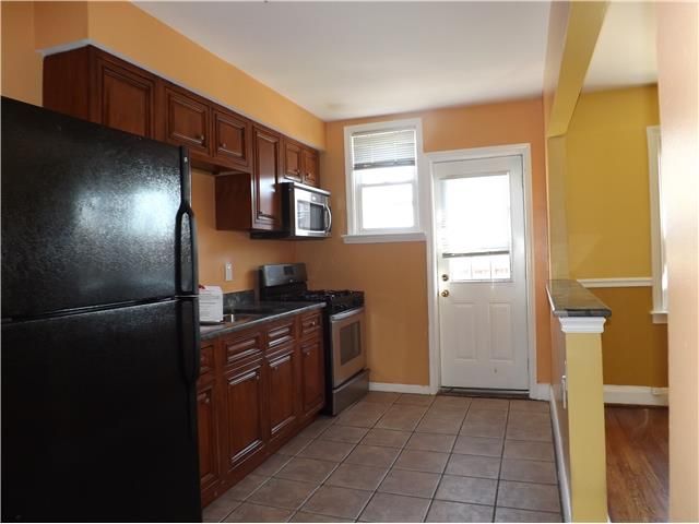 819 Lyndhurst St, Baltimore, MD 21229