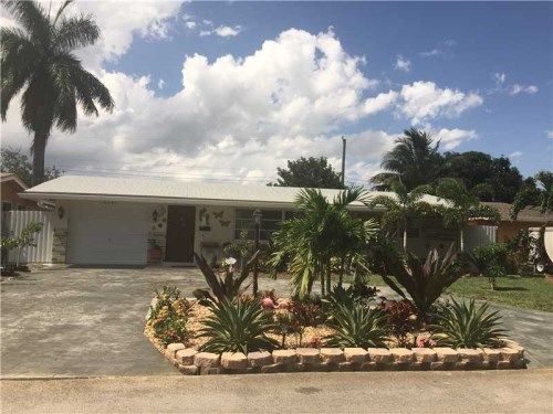 8241 NW 16 ST, Hollywood, FL 33024