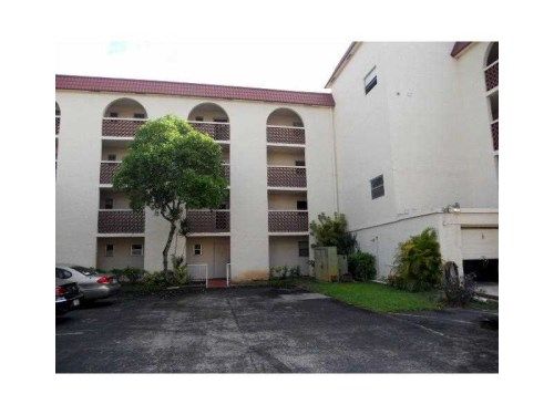 3251 HOLIDAY SPRINGS BL # 104, Pompano Beach, FL 33063