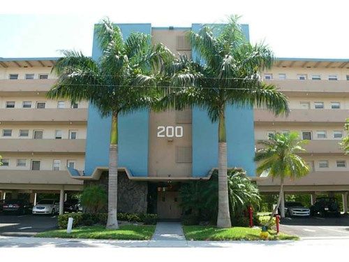 200 NE 14 AV # 320, Hallandale, FL 33009