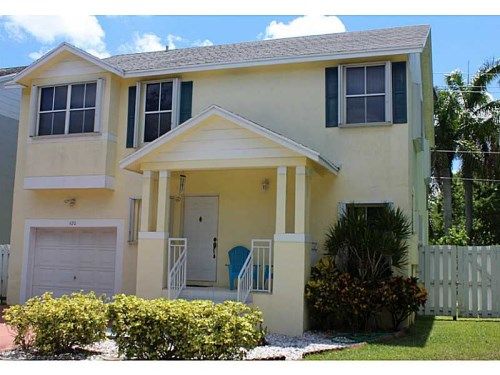 420 NW 102 TE, Hollywood, FL 33026