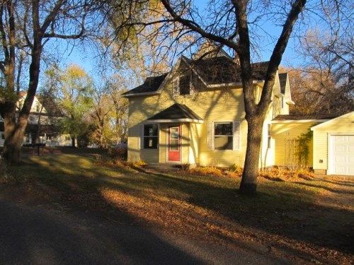 124 W Jackson St, Parkers Prairie, MN 56361