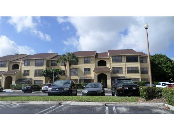 2303 N CONGRESS AV # 13, Boynton Beach, FL 33426