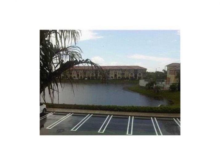 10800 NW 88 TE # 203, Miami, FL 33178