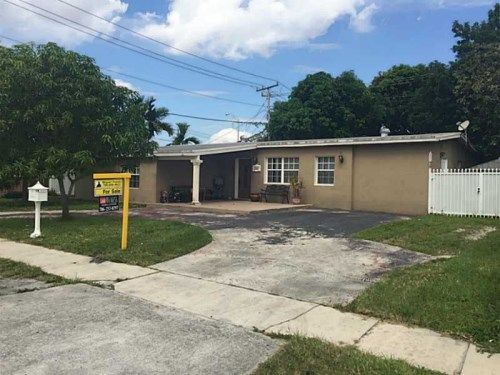 1381 W 62 ST, Hialeah, FL 33012