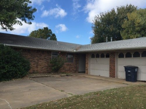 2902 W Pine Ave, Enid, OK 73703