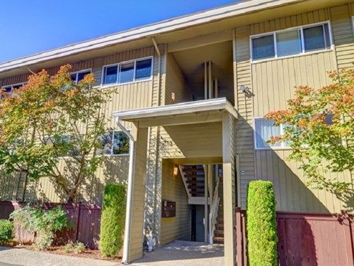 725 9th Ave S #205, Kirkland, WA 98033