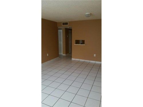 5625 W 20 AV # 211, Hialeah, FL 33012