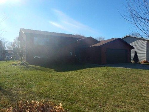 306 Aster Dr, Northfield, MN 55057