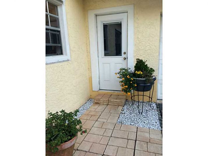 6440 NW 198 TERRACE, Hialeah, FL 33015