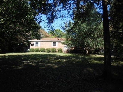 305 Northampton Rd, Leesburg, GA 31763