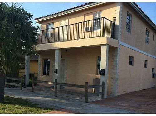 742 SW 4TH TE # 1-2, Dania, FL 33004