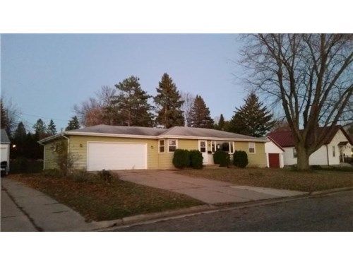 35 Wilson St, Clintonville, WI 54929