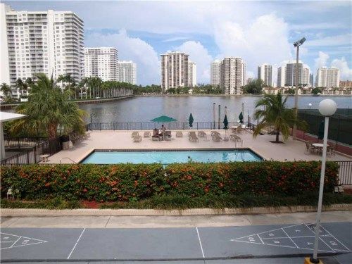 2780 NE 183 ST # 604, North Miami Beach, FL 33160