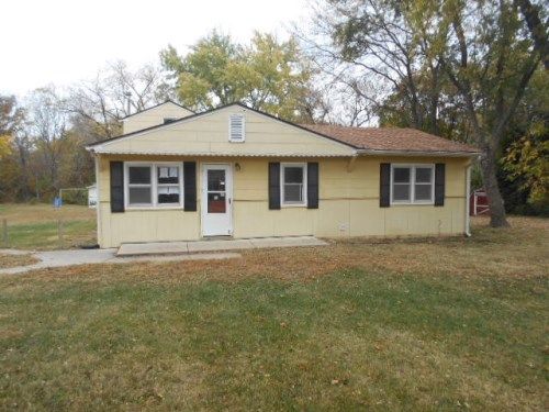 3922 NW 70th St, Topeka, KS 66618