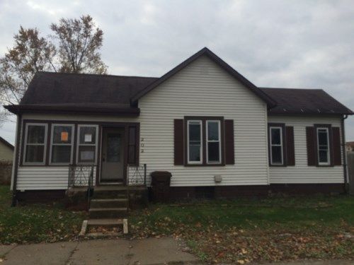 202 E Douglas St, Churubusco, IN 46723