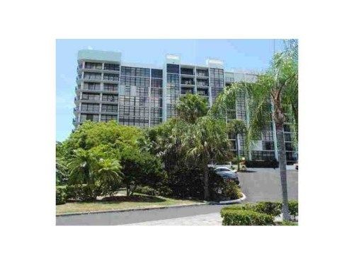 200 Leslie Dr # 322, Hallandale, FL 33009