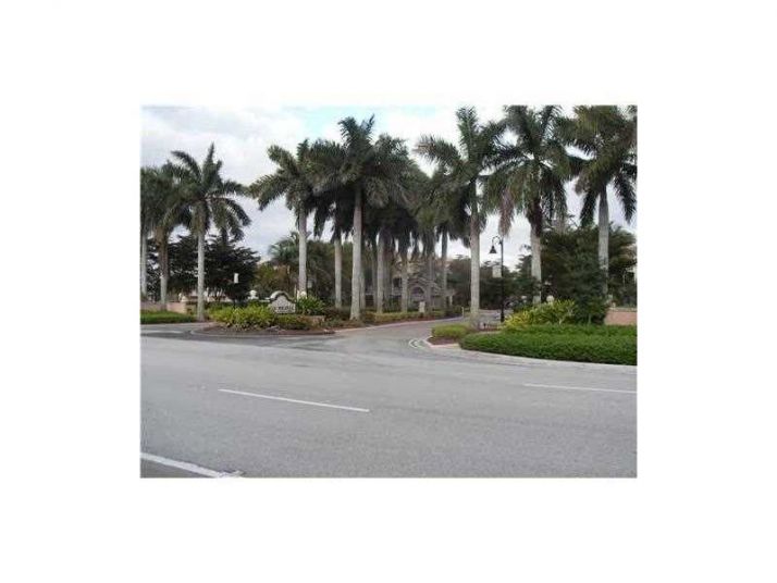 1321 ST TROPEZ CR # 1004, Fort Lauderdale, FL 33326