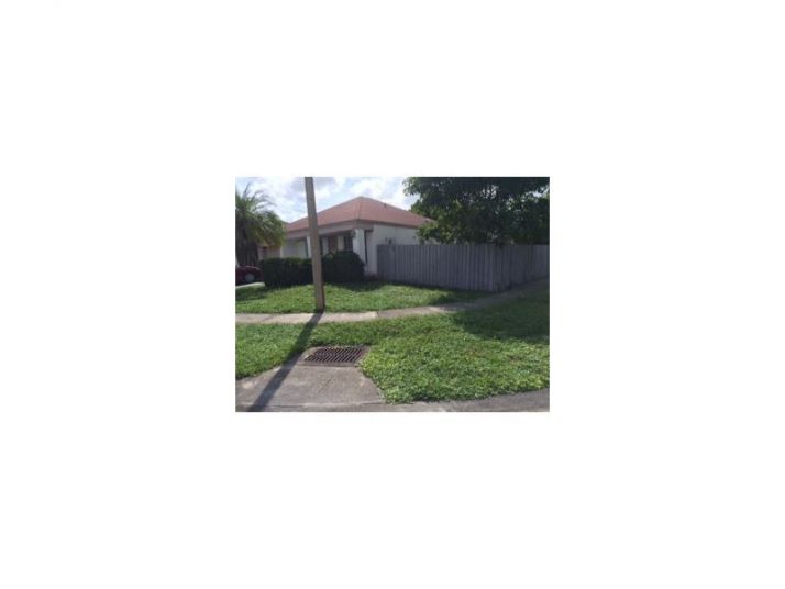 1000 SW 85 TE, Hollywood, FL 33025