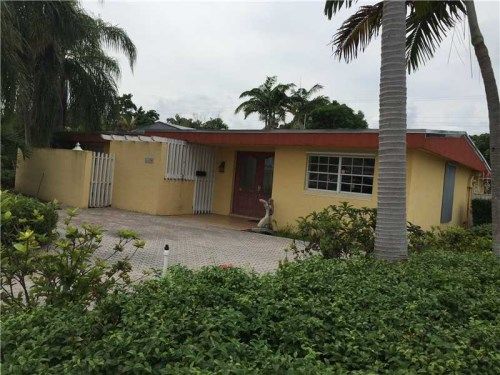 5590 W 12 AV, Hialeah, FL 33012