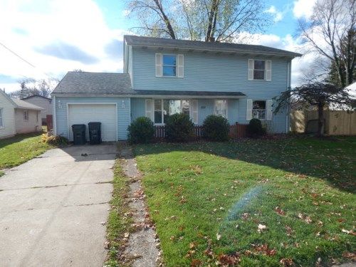 328 High St, Elyria, OH 44035