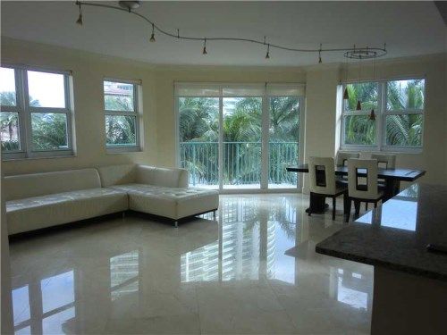 20000 E Country Club Dr # 311, Miami, FL 33180