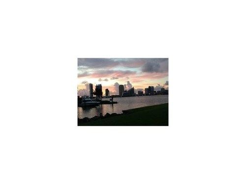 3350 NE 192 ST # 4 B-B, Miami, FL 33180