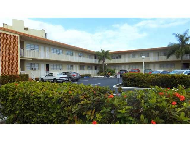 26 DIPLOMAT PW # 2350, Hallandale, FL 33009