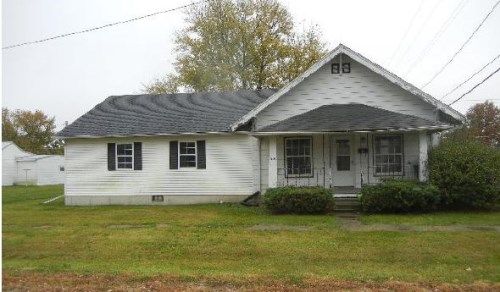 310 E Sanders St, La Plata, MO 63549