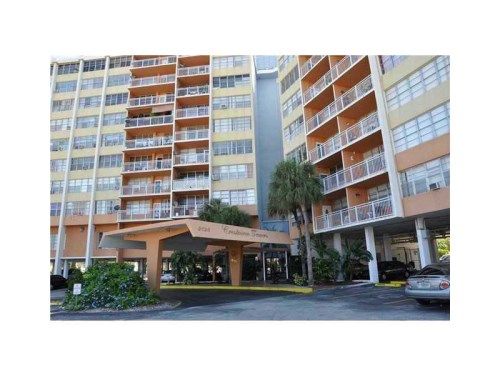 2025 NE 164 ST # 401, Miami, FL 33162