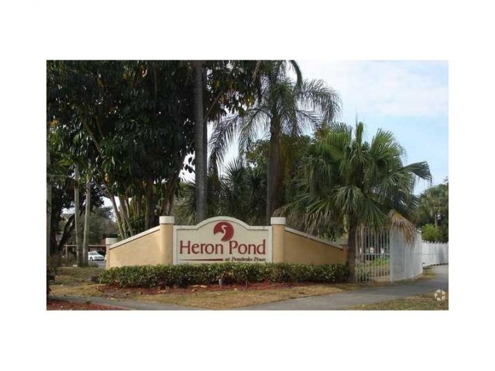 8320 SW 1st St # 208, Hollywood, FL 33025