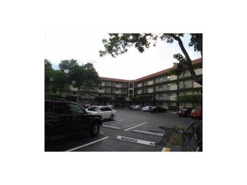 5961 N FALLS CIRCLE DR # 104, Fort Lauderdale, FL 33319