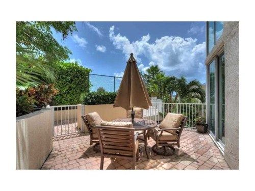 3370 HIDDEN BAY DR # 408, Miami, FL 33180