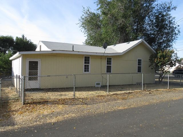 716 Washington St, Tieton, WA 98947