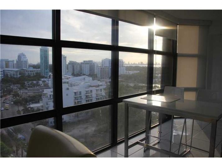 6423 Collins Ave # 1401, Miami Beach, FL 33141