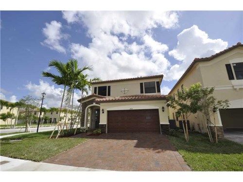 8687 W 35 LN, Hialeah, FL 33018