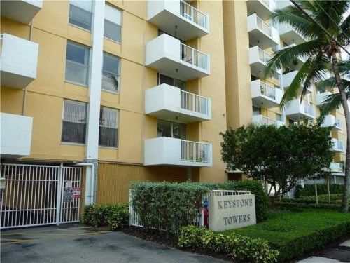 2000 NE 135 ST # 805, Miami, FL 33181