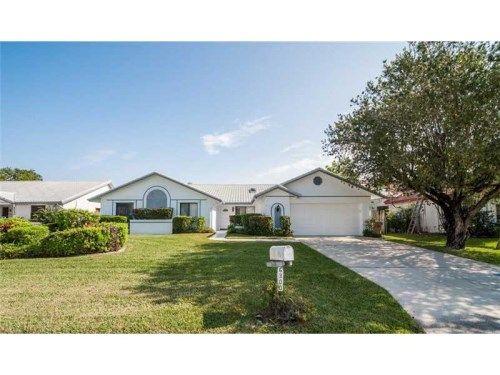 6300 Olde Moat Way, Fort Lauderdale, FL 33331