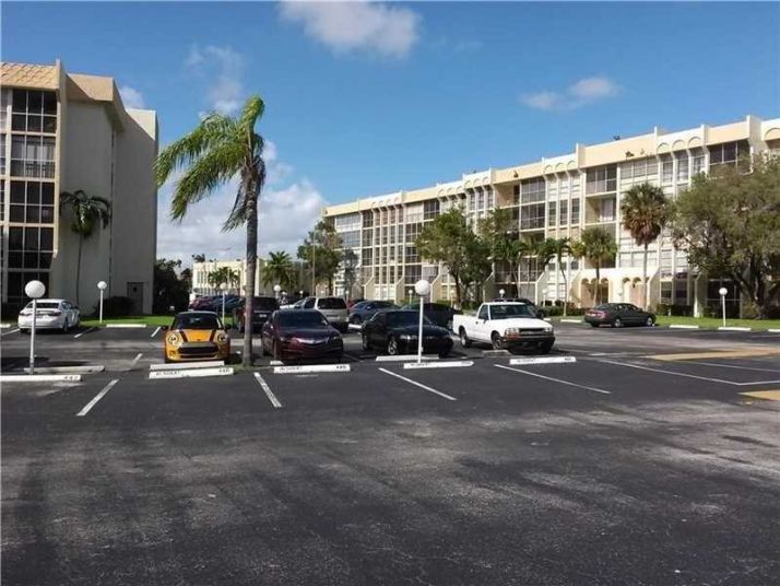 2000 ATLANTIC  SHORES BLV # 404, Hallandale, FL 33009