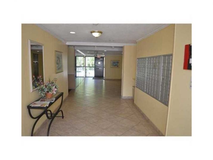 1000 SW 10th Ter # 1P, Hallandale, FL 33009