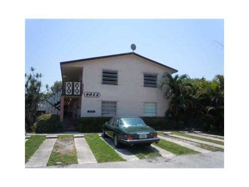 6012 SW 33rd St # 103, Hollywood, FL 33023