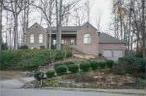 2805 Long Lake Drive, Roswell, GA 30075